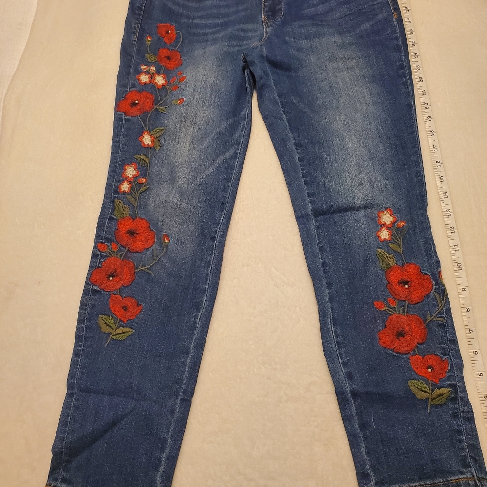 Floral embroidered jeans